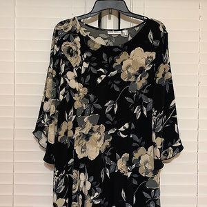 MEDIUM Susan Graver dress